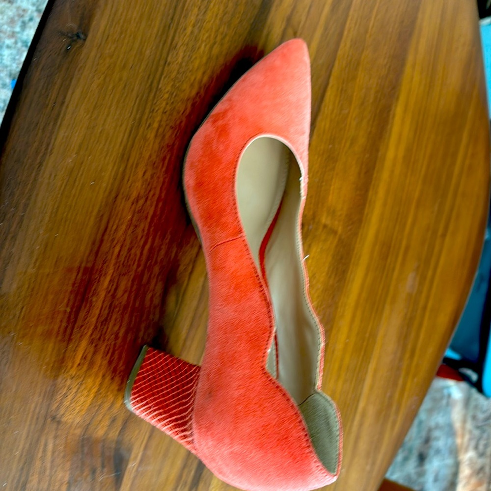 Kelly & Katie branded chunky heel. Coral/orange color. Size 7.5
